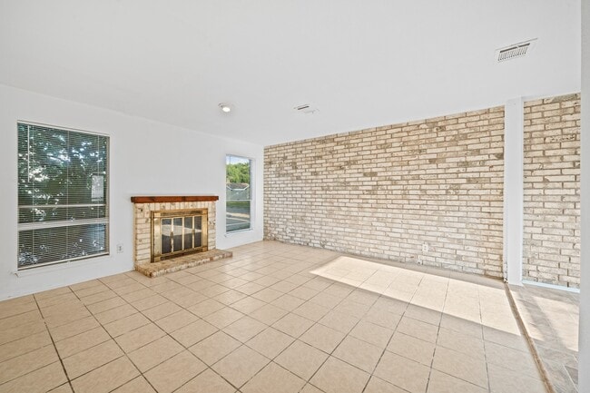 Photo - 6463 Cambridge Glen Ln