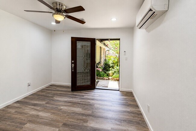 Photo - 3903 Midforest Dr
