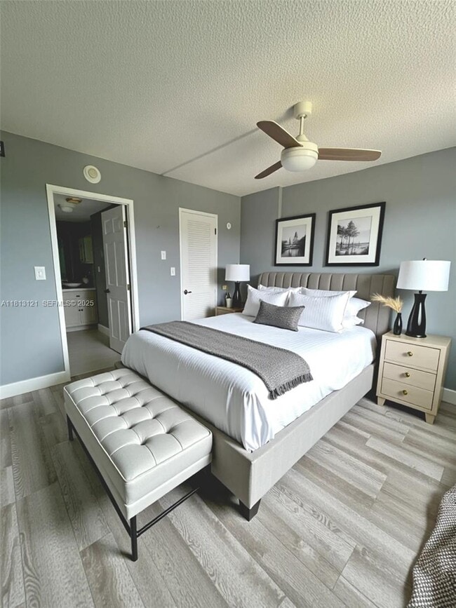 Photo - 777 S Federal Hwy Unidad RP817