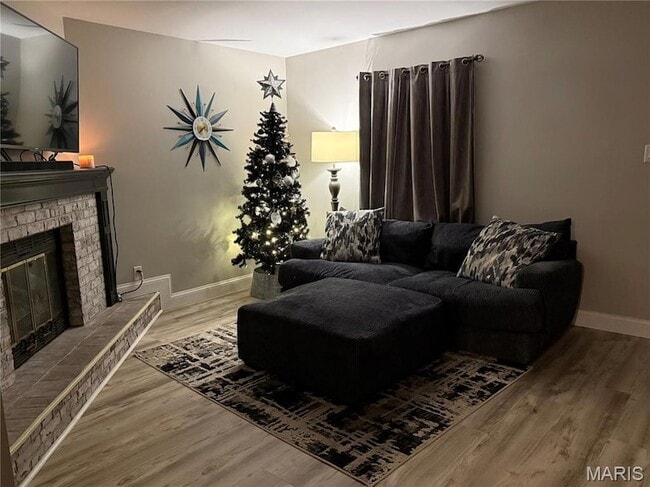 Building Photo - 341 Della Dr