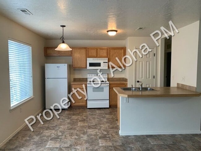 Photo - 1031 W Pine Ave