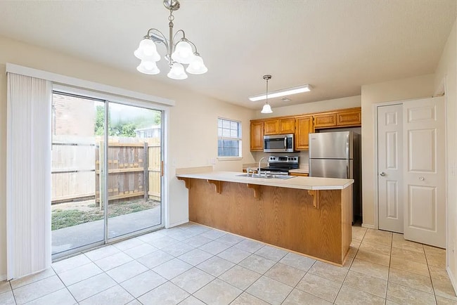 Photo - 410 SE J St Unit 410 SE J St Apt B