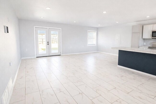 Photo - 2501 Crown Ave