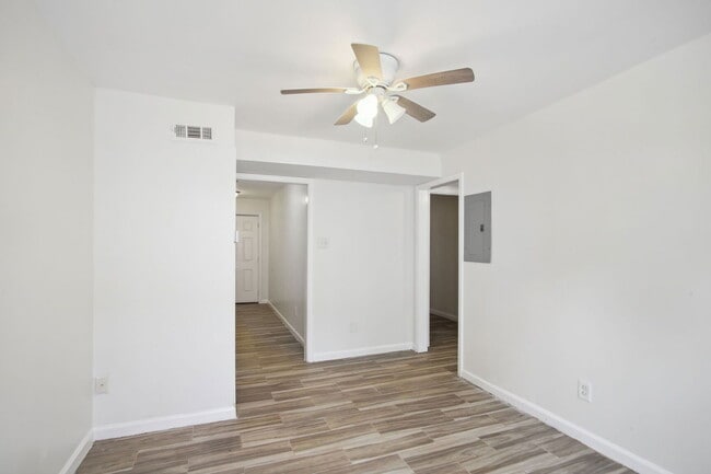 Building Photo - 615 Oliver St NW Unit 1