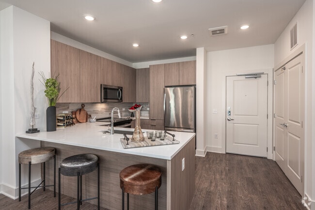 1BR, 1BA - 725SF - Kitchen