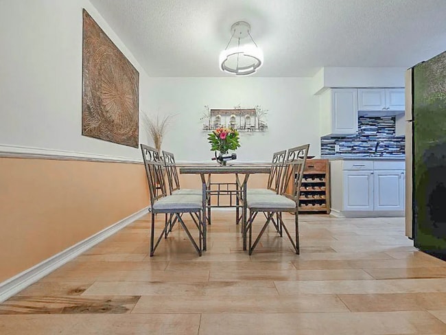 Photo - 9523 University Ave Unit 10