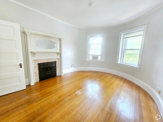 Building Photo - 44 High St Unit 3 Rental