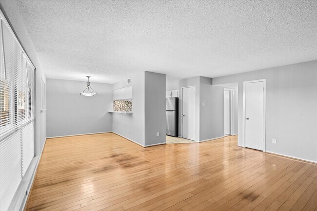 Photo - 7714 Renwick Dr Unit 23