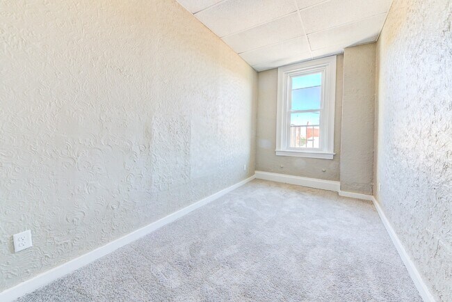 Photo - 636 E Warrington Ave Unit Apt 3