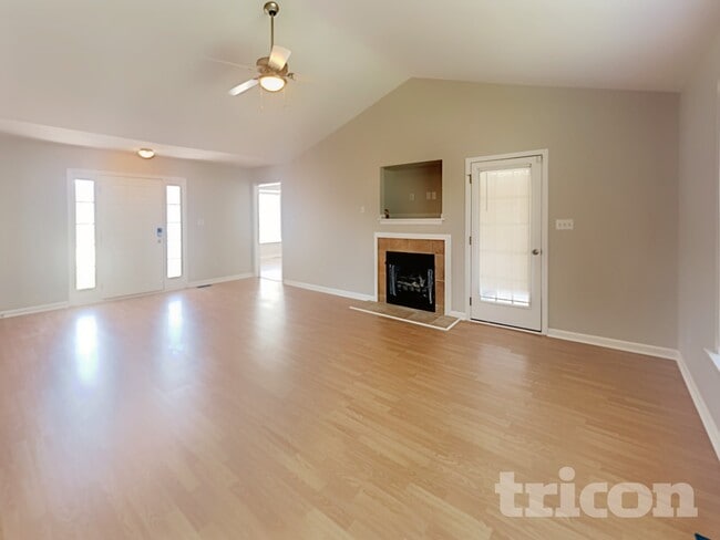 Photo - 51 Bear Oak Dr