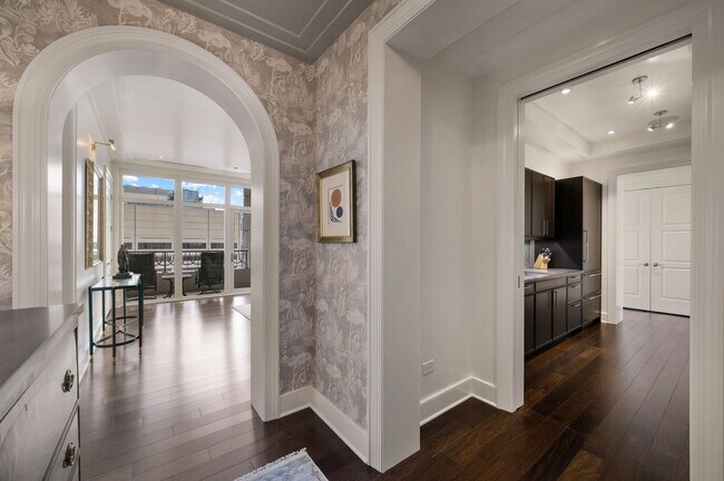 Photo - 118 E Erie St