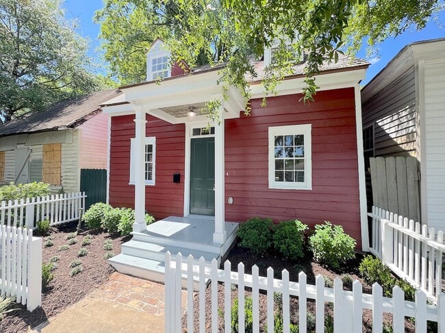 Photo - 645 E Anderson St