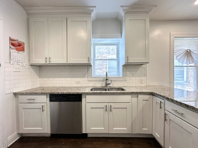 Photo - 1621 N McVicker Ave Unit 2