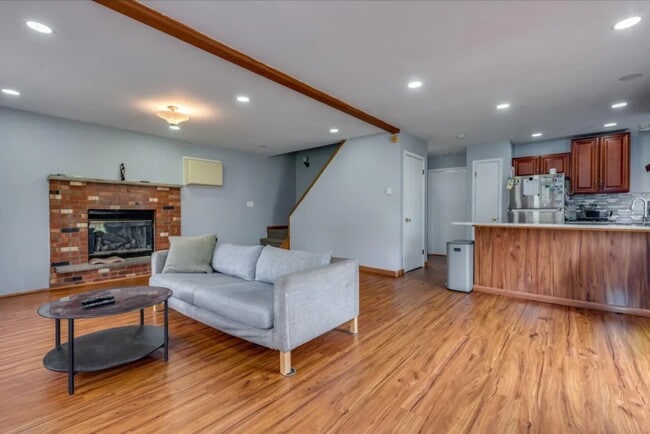 Photo - 644 Glen Circle Dr