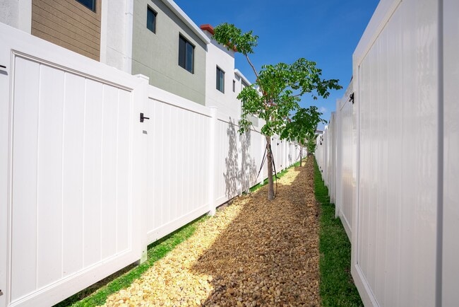 Photo - ID Oakland Park