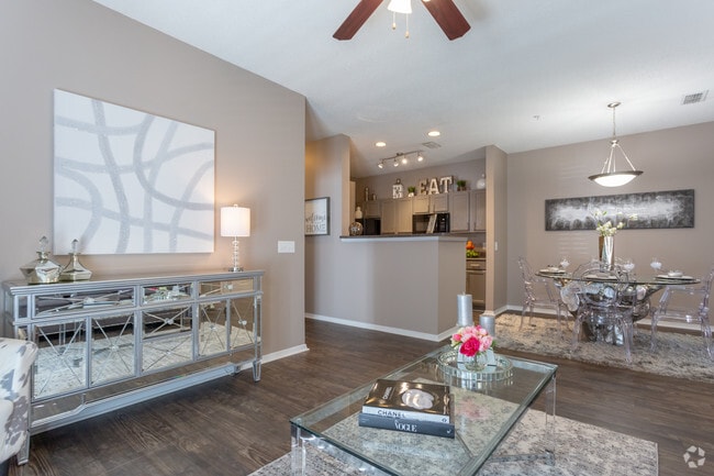 2BR, 2BA - 1,134 SF