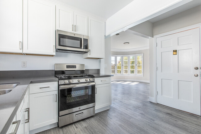 Building Photo - 3811 1/4 W Adams Blvd Rental