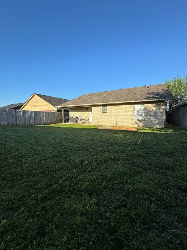 Photo - Very Nice Home located in the Rolling Hills Area! Bishop & Eisenhower School District! Move in Sp...