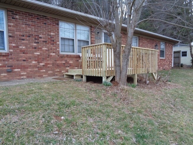 Building Photo - 462 Bub Teems Rd