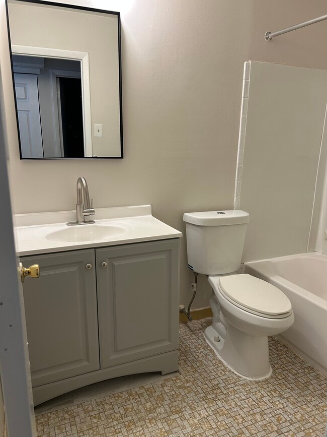 Bathroom, new sink and mirror - 124 Willow Turn Unit A