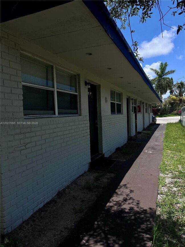 Photo - 109 NW 14th Way Unit 3