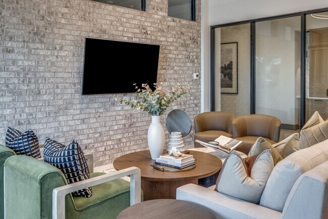 Photo - Alpine Ten55