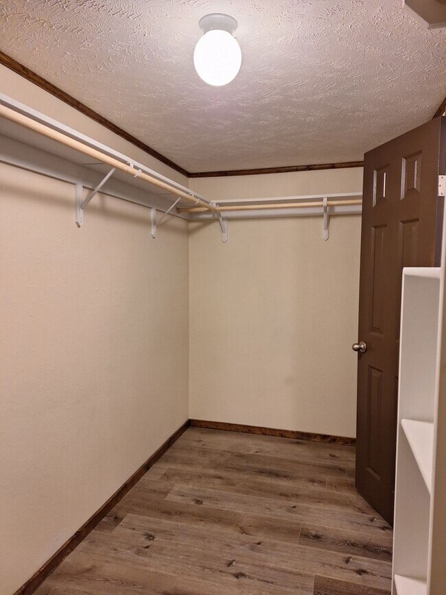 Photo - Great 4 Bed, 2 Bath Rental on over 1.25 ac...
