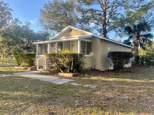 Photo - 914 E 7th St