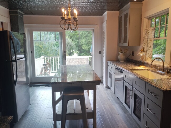471 Christian Hill Rd