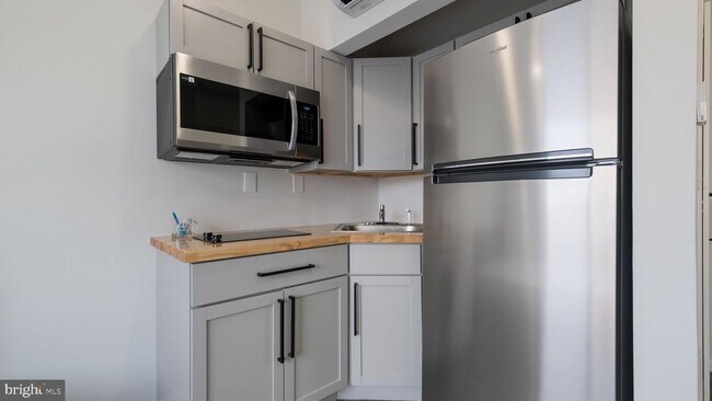 Photo - 4419 Ludlow St Unit 408 - APARTMENT A