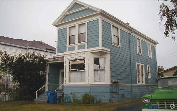 Photo - 1916 Broadway Apartments