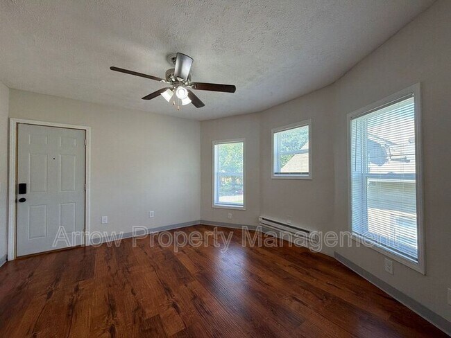 Photo - 1215 Peach St