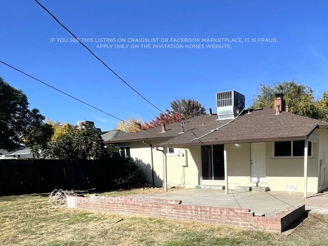 Photo - 3800 West Way