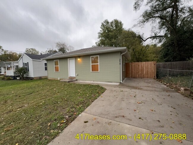 2618 N Pierce Ave