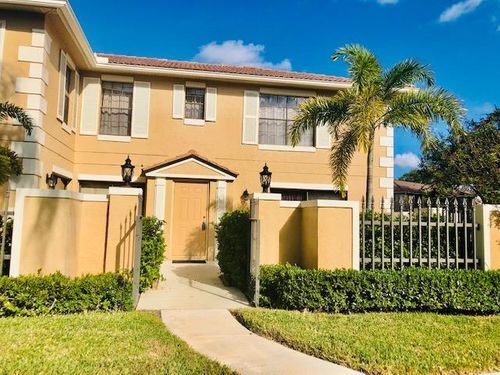 357 Prestwick Cir Townhome For In Palm Beach Gardens Fl