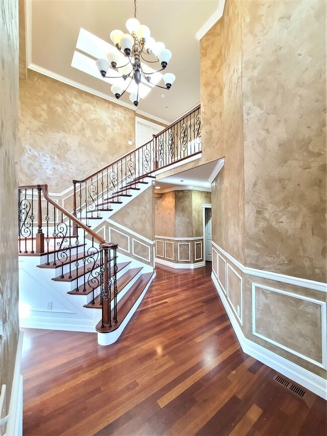 Photo - Luxurious 4 Bed/2.5 Bath Lynnwood Home - Available Now!