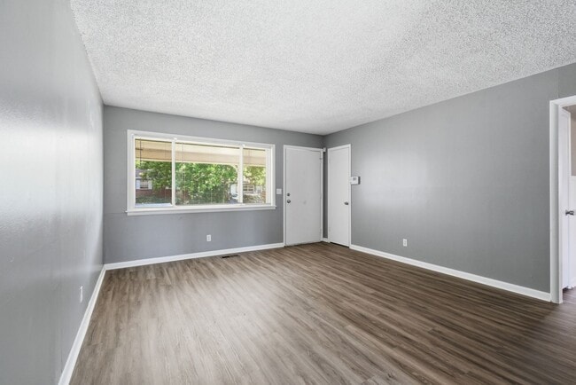 Photo - 3 Bed | 1 Bath | Close to Downtown Tulsa