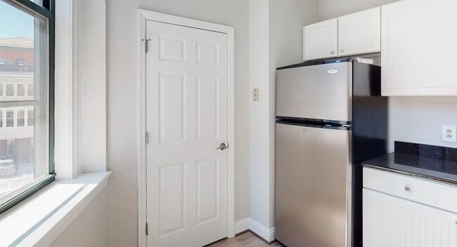 Photo - 330 N Charles St