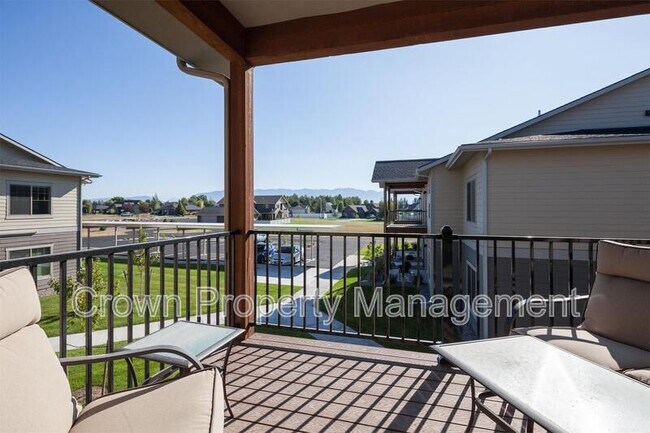 Photo - 206 Sawyer Ln