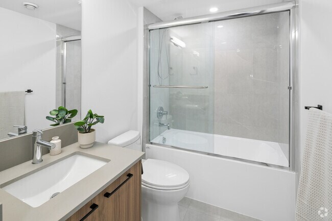 3BR, 2.5BA - 1,296SF - Bathroom