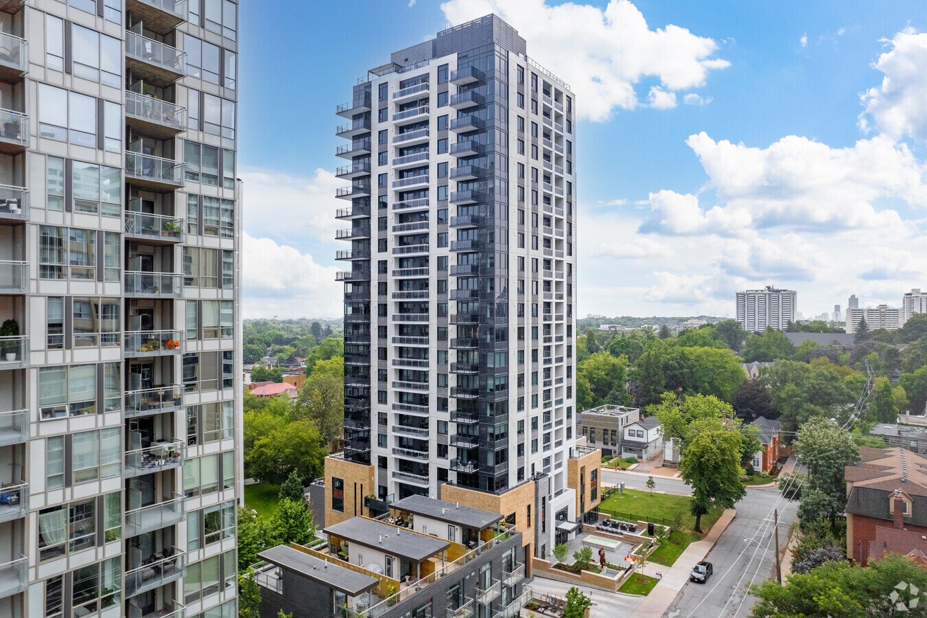 Photo - The Whitney on Redpath