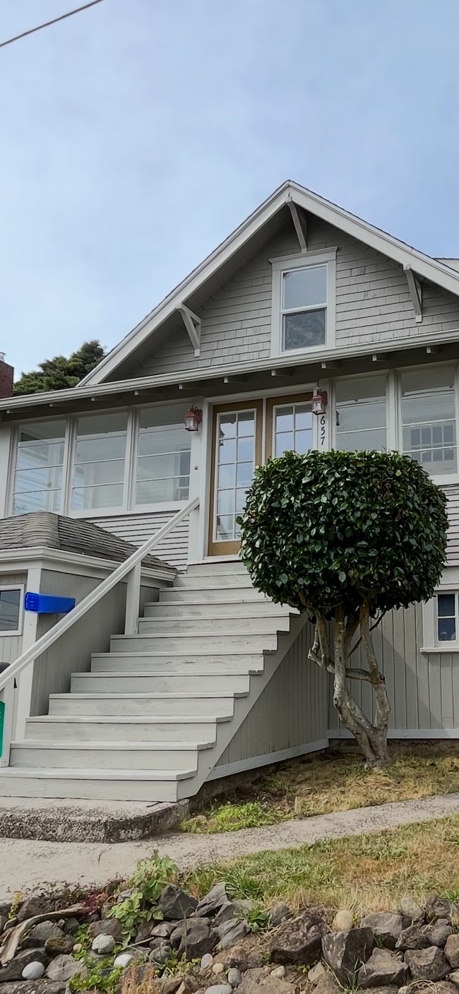 Photo - 657 Florence Ave