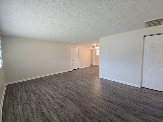 Photo - 5612 Harshmanville Rd