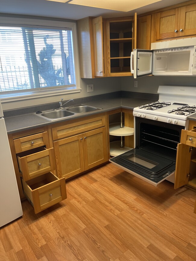 Photo - 5746 Tilton Ave