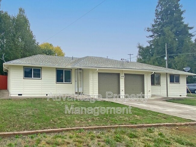 Photo - 411-413 E 3rd Street