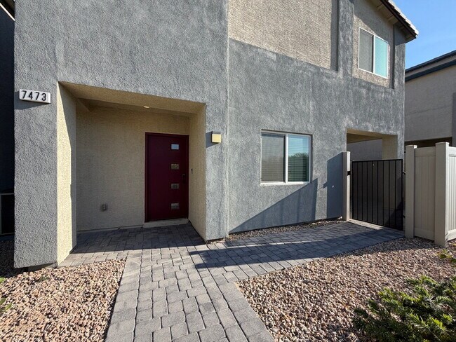 GATED 4 BED 2.5 BATH 2 CAR GARAGE SINGLE FAMILY HOME w/ LOFT, BEDROOM DOWNSTAIRS, NEXT TO COMMUNI...