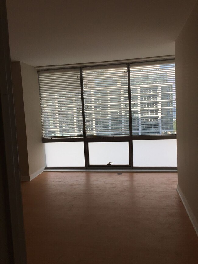 Photo - 8 E Randolph St Unidad 1804