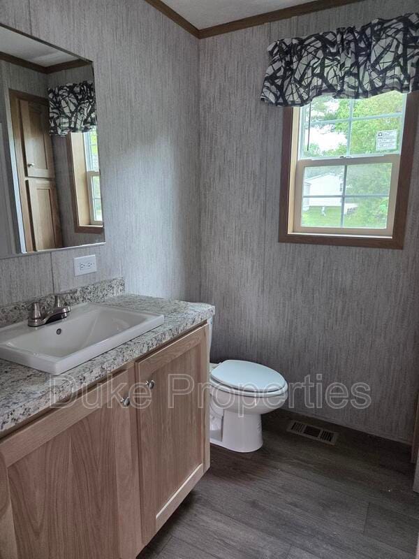 Photo - 410 Donegal Dr