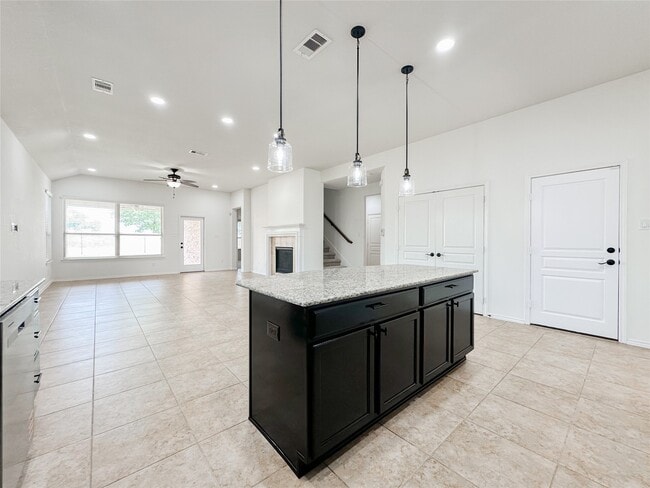 Photo - 25322 Alverstone Drive