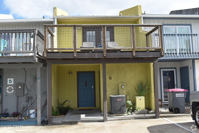 Building Photo - 4111 Tarpon St Rental